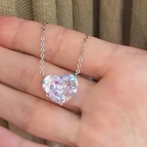 12ct Solitaire Heart Necklace - Picture 9 of 16